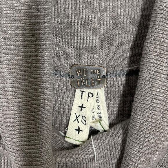 Free People Split Back Turtleneck Top XS Tan Boho Casual Basic Layer Taupe - Picture 4 of 5